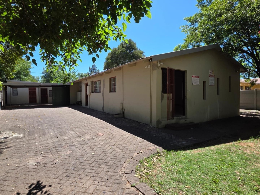 10 Bedroom Property for Sale in Brandwag Free State